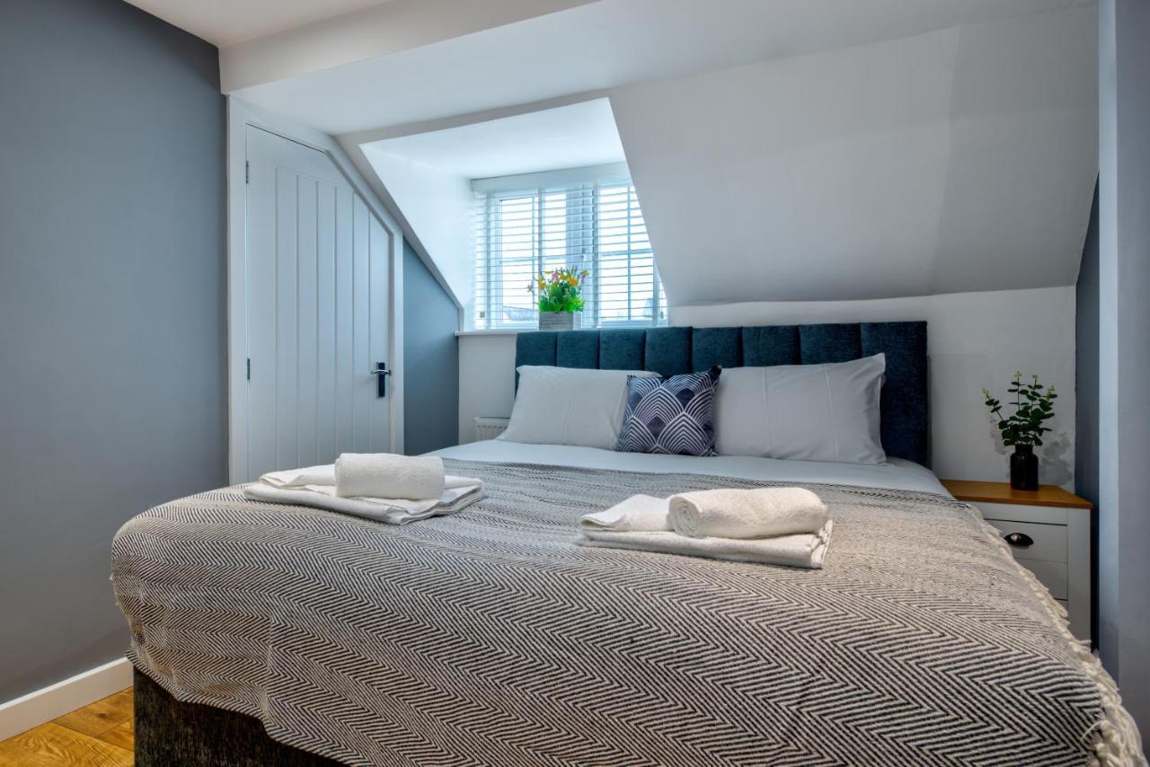 Stamford Central Stay - Stylish 2-Bed Apartment With Wifi Exterior photo