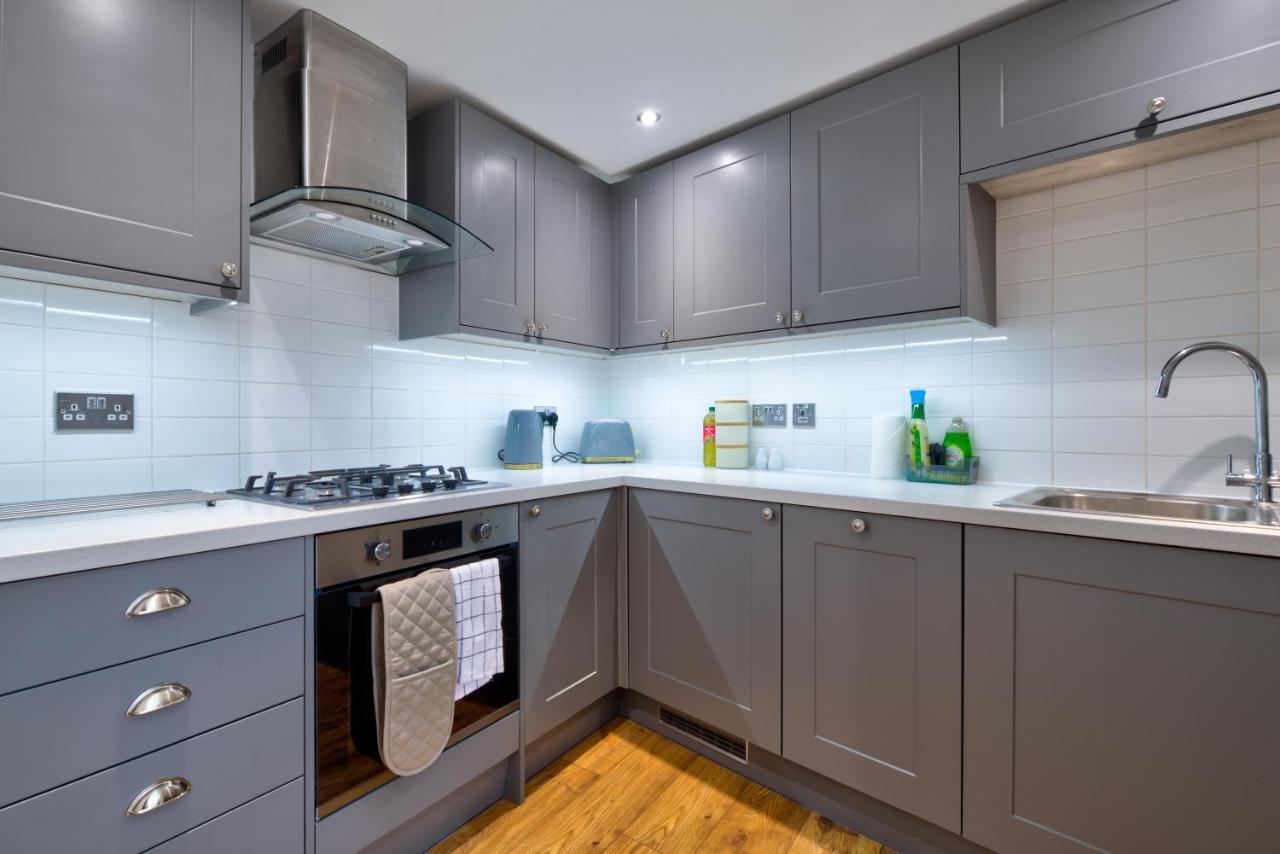 Stamford Central Stay - Stylish 2-Bed Apartment With Wifi Exterior photo