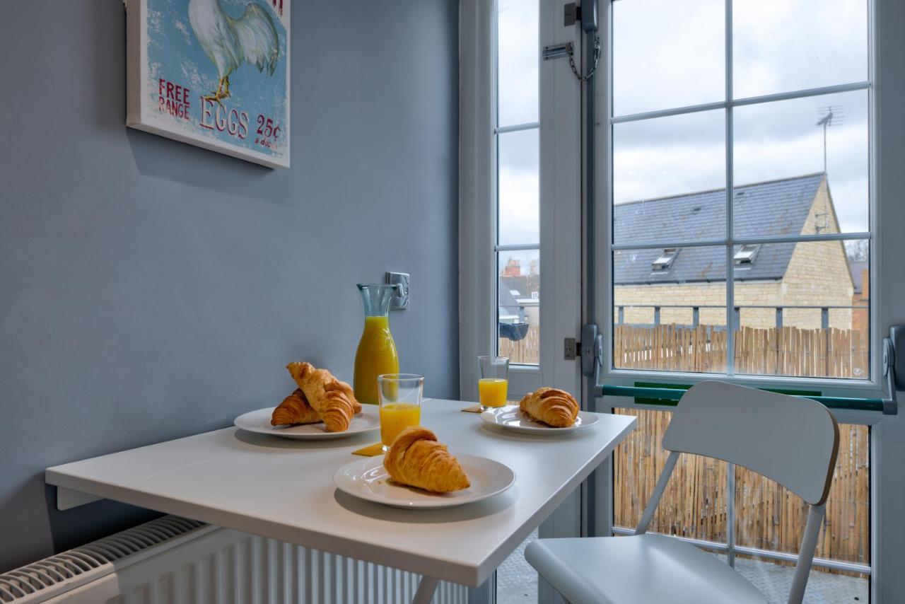 Stamford Central Stay - Stylish 2-Bed Apartment With Wifi Exterior photo